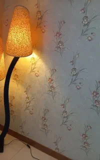 آباژور ایستاده