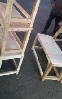 نیمکت چوبی