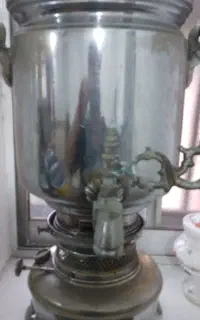 سماور ۲۰ لیتری برنجی و دسته شیر مسی ۶۵ سال پیش