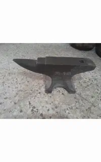 سندان با گیره اهنگری بزرگ