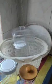 تعدادی‌ظروف‌تمیزومرتب