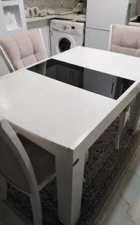 میز غذاخوری 4 نفره در حد نو