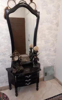 میز و آیینه
