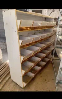 استند، قفسه مغازه