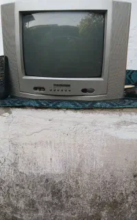 تلویزیون ۱۴ اینچ سالم