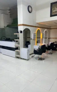 آرایشگر ماهر مردانه