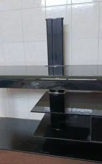 میز تلوزیون شیشه ای