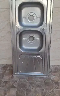 سینک و پنجره