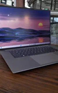 لپتاب هیولای آمریکایی HP با گرافیک 8GB رم 32GB