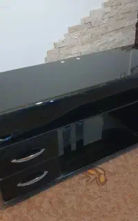 میز تلویزیون شیشه ای مشکی