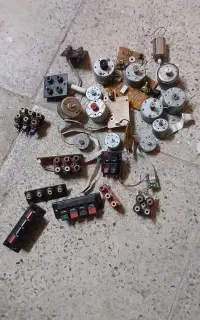 تعدادی لوازم الکترونیک