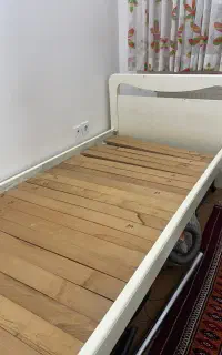 تخت چوبی یکنفره