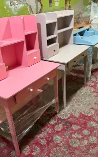 میز تحریر چوبی با رنگ پلی اورتان