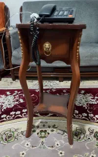 تلفن ومیز