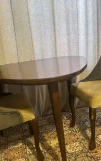 میز و ۳ صندلی