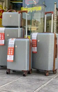 چمدان ۴ تیــکــه نشــکنـ بدنه دارای انعطاف4چــرخ