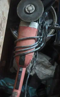 سیم سیار بلند و سنگ فرز بزرگ