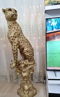 مجسمه دکوری همراه پایه