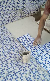 کاشی‌سرامیک چسبی،دوغابی