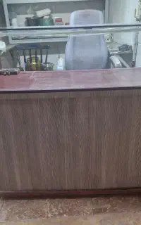 میز ویترین شیشه خور