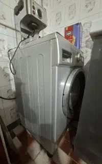 لباسشوی ۸کیلیویی دوو و میز tvتمام شیشه