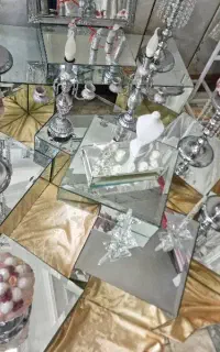 مکعب وکفی آینه