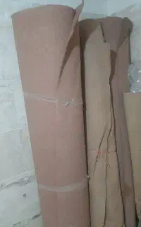 دو توپ موکت نو زیر پا نرفته پهن نشده