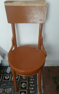 صندلی چوبی