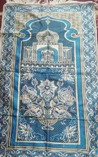 جانماز رنگ آبی و طلایی