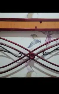 تخت فلزی