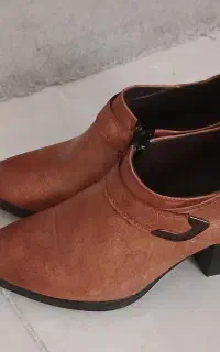 کفش پاشنه دار وپوتین دخترونه