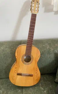 گیتار دست ساز