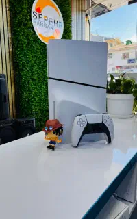Ps5 slim drive 1 tra در حد نو با کیف و استند شارژ