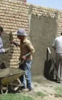 بنایی سیمان کاری لکه گیری ساختمان انجام میشود