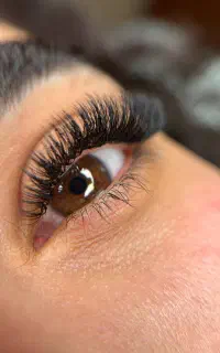 خدمات اکستنشن مژه،لیفت مژه و ابرو