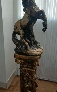 فروش گلدان ، مجسمه و پایه