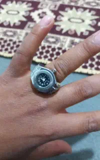 ساعت انگشتری