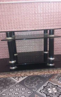 میز تلویزیون شیشه ای