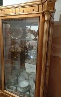 فروش یک بوفه طلایی چوب رس