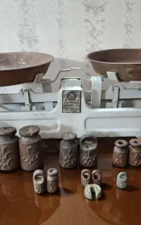 ترازوی قدیمی و سالم
