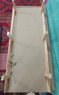 تخت فلزی