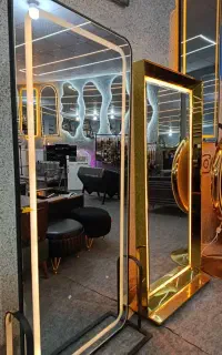 اینه مستطیل ایستاده بغل چوب انبه ای