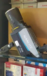 مرکز تجهیزات نورپردازی تولید محتوا