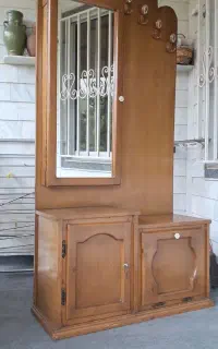 جالباسی و جاکفشی