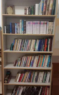 قفسه مناسب کتابخانه و مغازه سالم و بسیار تمیز