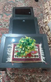 سه عدد میز عسلی کاملا نو به فروش می رسد