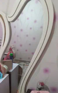 میزآرایش سفید رنگ سه کشو