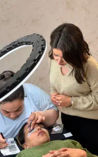 آموزش و خدمات اکستنشن مژه ولیفت با قیمت پارسال