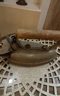 اتوی قدیمی بالای 50سال