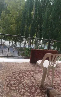 اسکان مسافران ویلا لب با سکو با بهترین قیمت